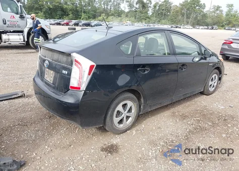2015 Toyota Prius Four z USA, uszkodzony, nr VIN JTDKN3DU4F1867686